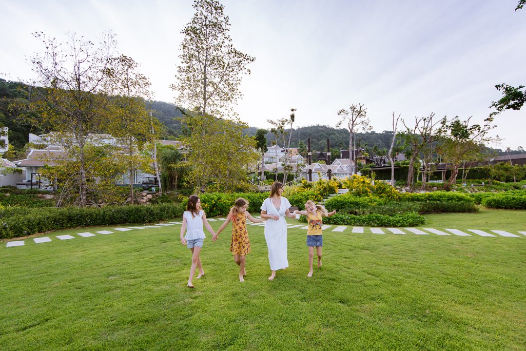 Banyantree Krabi, Family photo shoot, Family photographer, Krabi family photographer, Krabi photographer, Krabi photography, Krabi vacation photographer, Krabi wedding photographer, ช่างภาพกระบี่, ช่างภาพราคาถูก กระบี่, ถ่ายภาพครอบครัวกระบี่, ถ่ายรูปครอบครัวกระบี่, บันยันทรีกระบี่, หาช่างภาพ ถ่ายภาพส่วนตัวในจังหวัดกระบี่, หาช่างภาพกระบี่ ถ่ายภาพครอบครัว, หาช่างภาพถ่ายภาพครอบครัวริมทะเล กระบี่, หาช่างภาพในจังหวัดกระบี่, โรงแรมบันยันทรี กระบี่