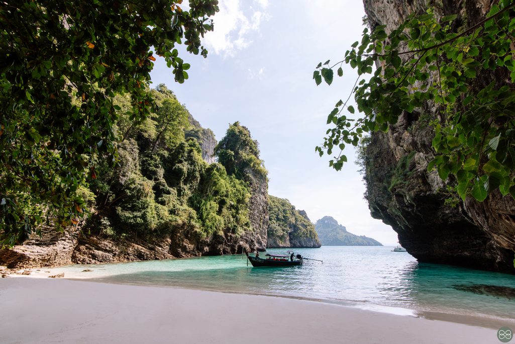 Blue voyage krabi, Blue Voyage กระบี่, ช่างภาพถ่ายภาพบนเรือ, หาช่างภาพถ่ายภาพบนเรือ กระบี่, ช่างภาพ ถ่ายภาพทริปเที่ยวเกาะ กระบี่, ช่างภาพกระบี่, ช่างภาพเรือยอร์ช กระบี่, หาช่างภาพถ่ายภาพทริปเที่ยวเกาะกระบี่, Yacht photographer krabi, Krabi Yacht photographer, Yacht trip, ล่องเรือใบกระบี่, ทริปล่องเรือกระบี่, Luxury yacht krabi, เหมาลำเรือใบทริปส่วนตัวกระบี่, หาเรือใบเช่าเหมาลำทริปส่วนตัวกระบี่