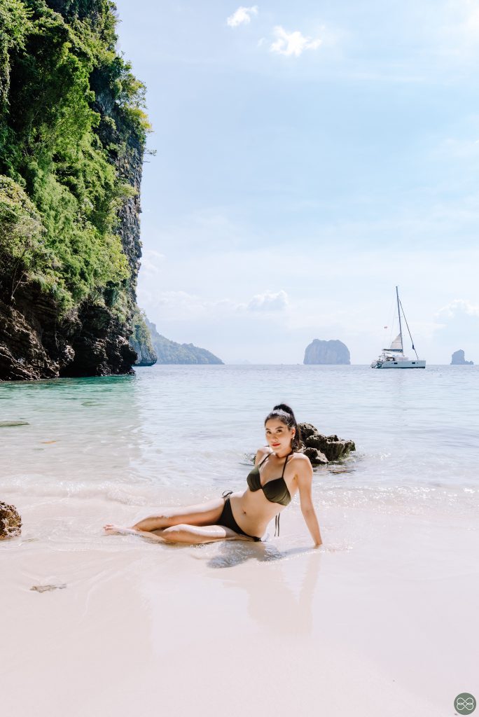 Blue voyage krabi, Blue Voyage กระบี่, ช่างภาพถ่ายภาพบนเรือ, หาช่างภาพถ่ายภาพบนเรือ กระบี่, ช่างภาพ ถ่ายภาพทริปเที่ยวเกาะ กระบี่, ช่างภาพกระบี่, ช่างภาพเรือยอร์ช กระบี่, หาช่างภาพถ่ายภาพทริปเที่ยวเกาะกระบี่, Yacht photographer krabi, Krabi Yacht photographer, Yacht trip, ล่องเรือใบกระบี่, ทริปล่องเรือกระบี่, Luxury yacht krabi, เหมาลำเรือใบทริปส่วนตัวกระบี่, หาเรือใบเช่าเหมาลำทริปส่วนตัวกระบี่