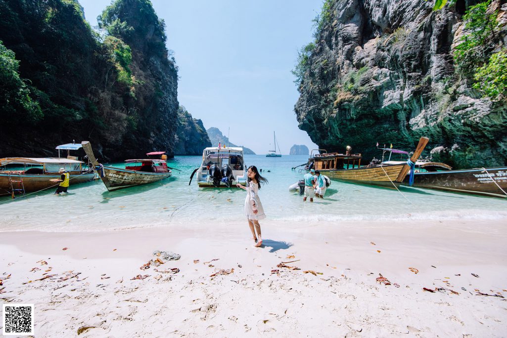 Blue voyage krabi, Blue Voyage กระบี่, Krabi trip, Krabi Yacht photographer, Luxury yacht krabi, Portrait, Travel, Yacht photographer krabi, Yacht trip, กระบี่เที่ยวไหนดี, ช่างภาพ ถ่ายภาพทริปเที่ยวเกาะ กระบี่, ช่างภาพกระบี่, ช่างภาพถ่ายภาพบนเรือ, ช่างภาพเรือยอร์ช กระบี่, ช่างภาพเรือยอร์ชกระบี่, ทริป4เกาะกระบี่, ทริปกระบี่, ทริปล่องเรือกระบี่, ที่ถ่ายรูปสวยๆในกระบี่, บลูโวยาจ, บูล โวยาจ กระบี่, ล่องเรือใบกระบี่, หาช่างภาพถ่ายบนเรือยอร์ชกระบี่, หาช่างภาพถ่ายพรีเวดดิ้งบนเรือ กระบี่, หาช่างภาพถ่ายภาพทริปเที่ยวเกาะกระบี่, หาช่างภาพถ่ายภาพบนเรือ กระบี่, หาช่างภาพถ่ายรูปบนเรือที่กระบี่, หาช่างภาพถ่ายรูปสวยๆบนเรือในกระบี่, หาช่างภาพในกระบี่, หาช่างภาพไปทริปเรือใบกระบี่, หาเรือใบเช่าเหมาลำกระบี่, หาเรือใบเช่าเหมาลำทริปส่วนตัวกระบี่, เกาะปอดะ จ.กระบี่, เกาะพีพี, เที่ยวทะเลกระบี่, เที่ยวเกาะพีพี, เที่ยวเกาะในกระบี่, เรือยอร์ชกระบี่, เรือใบกระบี่, เรือใบเช่าเหมาลำกระบี่, เรือใบเช่าเหมาลำที่กระบี่, เหมาลำเรือใบทริปส่วนตัวกระบี่, ไปเกาะพีพี, ไปเที่ยว ถ่ายรูปบนเรือ ที่กระบี่
