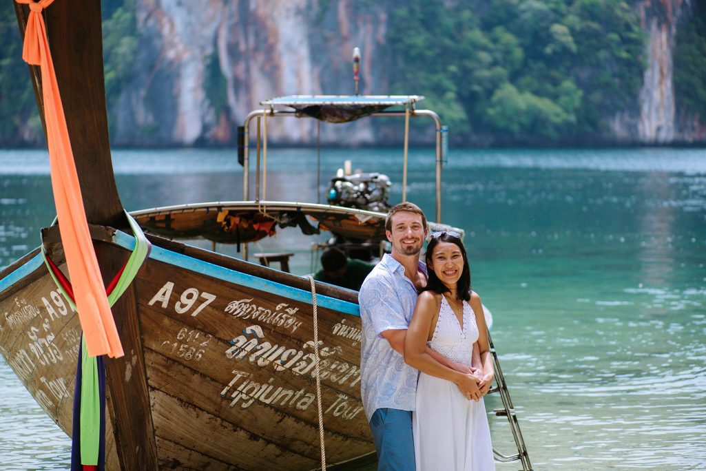 Krabi surprise proposal photographer, Krabi surprise proposal photography, Krabi surprise proposal photo at Hong island Krabi, Krabi surprise proposal planner, Krabi wedding planner, Krabi wedding decoration, Romantic on the beach at Krabi, Krabi photo travel, Krabi longtail boat, Krabi longtail boat for trip