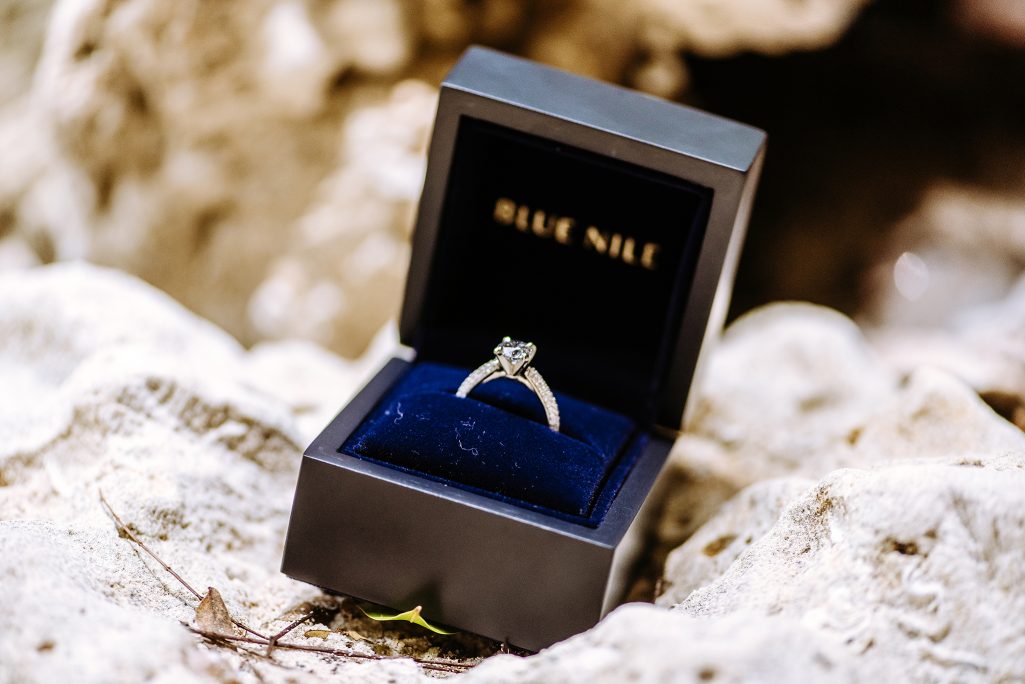 Krabi surprise proposal photographer, Krabi surprise proposal photography, Krabi surprise proposal photo at Hong island Krabi, Krabi surprise proposal planner, Krabi wedding planner, Krabi wedding decoration, Romantic on the beach at Krabi, Krabi photo travel, Krabi longtail boat, Krabi longtail boat for trip