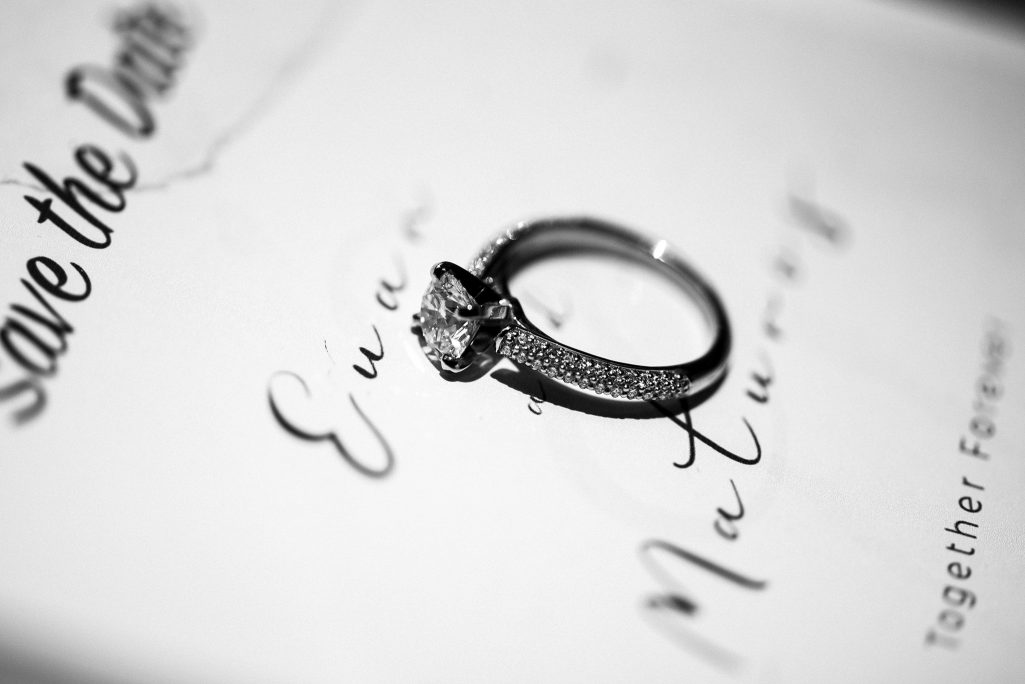 Krabi surprise proposal photographer, Krabi surprise proposal photography, Krabi surprise proposal photo at Hong island Krabi, Krabi surprise proposal planner, Krabi wedding planner, Krabi wedding decoration, Romantic on the beach at Krabi, Krabi photo travel, Krabi longtail boat, Krabi longtail boat for trip