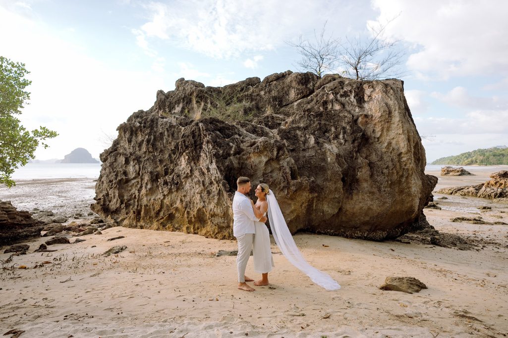 Couple, Couple photo shoot, Tub Kaek beach, Couple photography, Couple photographer, Krabi couple photo shoot