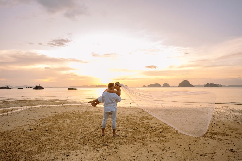 Couple, Couple photo shoot, Tub Kaek beach, Couple photography, Couple photographer, Krabi couple photo shoot