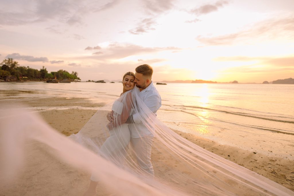 Couple, Couple photo shoot, Tub Kaek beach, Couple photography, Couple photographer, Krabi couple photo shoot