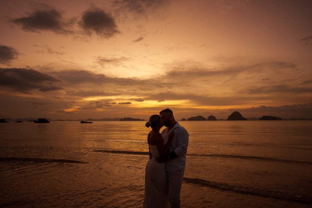 Couple, Couple photo shoot, Tub Kaek beach, Couple photography, Couple photographer, Krabi couple photo shoot