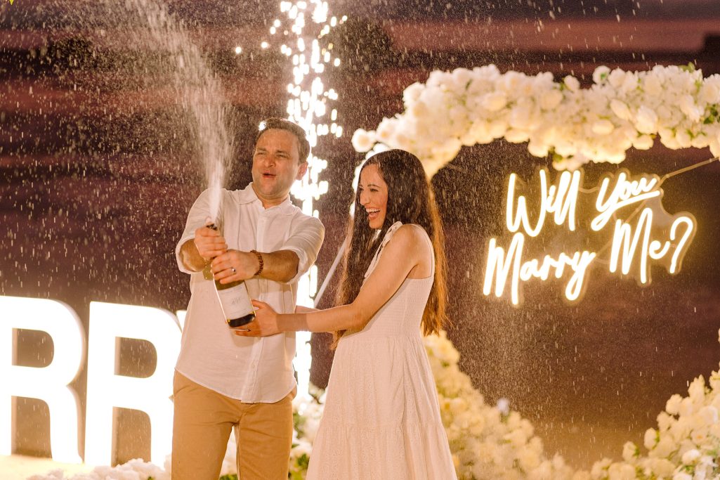 Krabi surprise proposal decoration planner, Krabi Wedding Planner, Krabi wedding, Krabi Wedding Planner, Krabi wedding organizer , Surprise proposal, Krabi surprise proposal photography, proposal decoration, surprise proposal photographer in Krabi