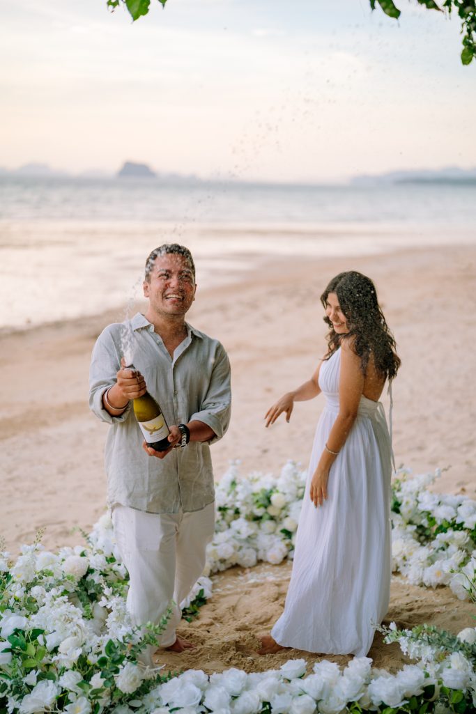 Krabi surprise proposal decoration planner, Krabi Wedding Planner, Krabi wedding, Krabi Wedding Planner, Krabi wedding organizer , Surprise proposal, Krabi surprise proposal photography, proposal decoration, surprise proposal photographer in Krabi