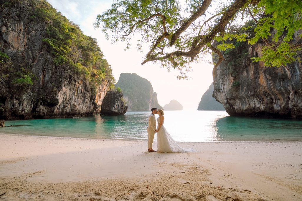 Elopement, Elopement wedding, Elopement wedding photography, Elopement wedding photographer, Elopement at island Krabi, Elopement wedding on boat Krabi, Longtail boat Krabi