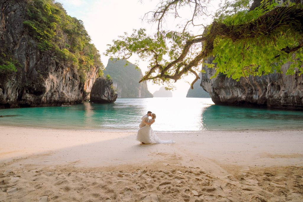 Elopement, Elopement wedding, Elopement wedding photography, Elopement wedding photographer, Elopement at island Krabi, Elopement wedding on boat Krabi, Longtail boat Krabi