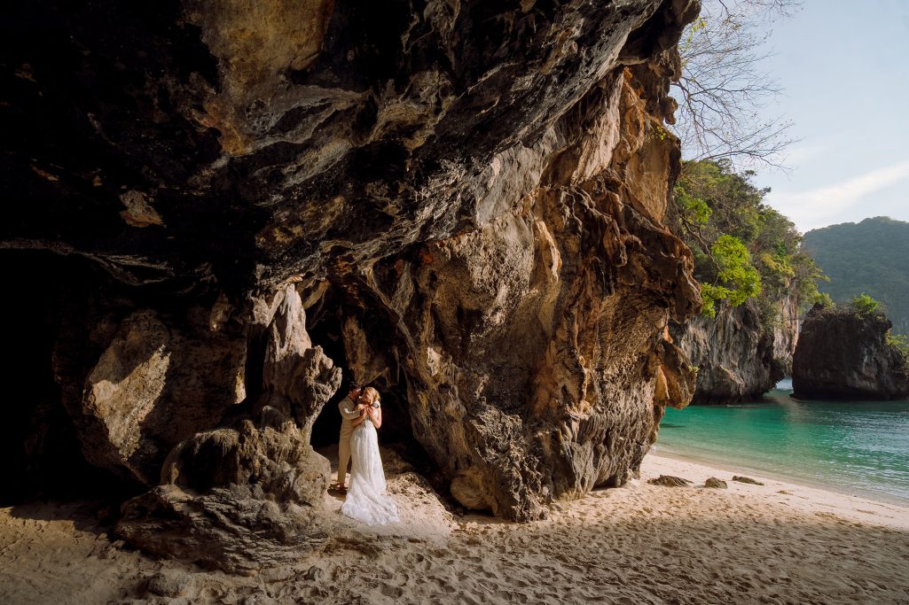 Elopement, Elopement wedding, Elopement wedding photography, Elopement wedding photographer, Elopement at island Krabi, Elopement wedding on boat Krabi, Longtail boat Krabi