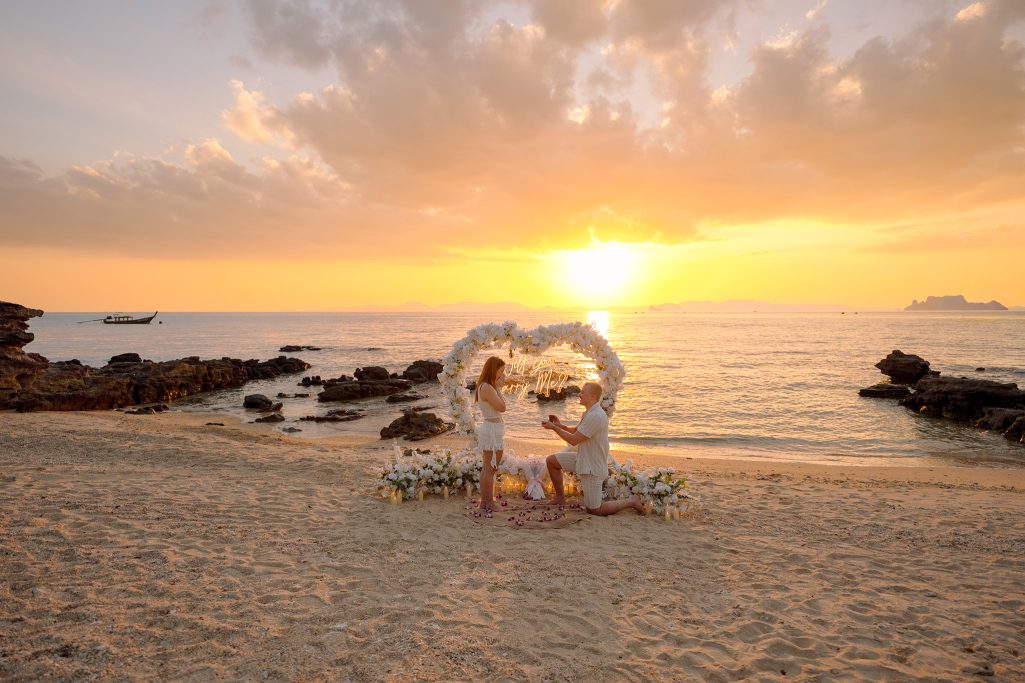 Krabi surprise proposal decoration planner, Krabi Wedding Planner, Krabi wedding, Krabi Wedding Planner, Krabi wedding organizer , Surprise proposal, Krabi surprise proposal photography, proposal decoration, surprise proposal photographer in Krabi