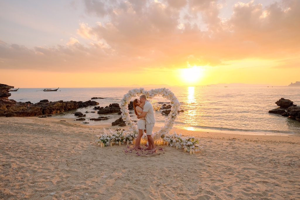 Krabi surprise proposal decoration planner, Krabi Wedding Planner, Krabi wedding, Krabi Wedding Planner, Krabi wedding organizer , Surprise proposal, Krabi surprise proposal photography, proposal decoration, surprise proposal photographer in Krabi