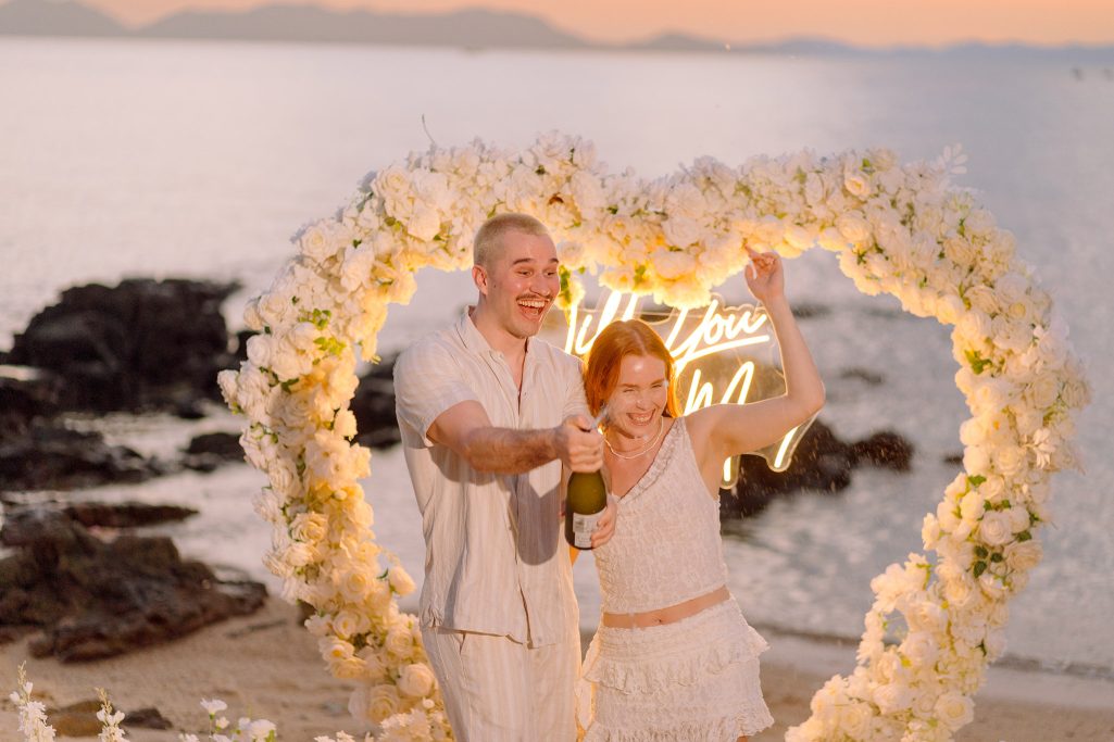 Krabi surprise proposal decoration planner, Krabi Wedding Planner, Krabi wedding, Krabi Wedding Planner, Krabi wedding organizer , Surprise proposal, Krabi surprise proposal photography, proposal decoration, surprise proposal photographer in Krabi