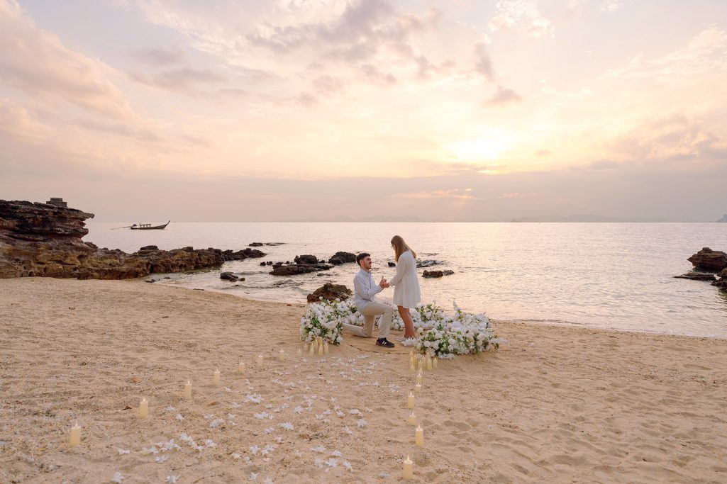 Krabi surprise proposal decoration planner, Krabi Wedding Planner, Krabi wedding, Krabi Wedding Planner, Krabi wedding organizer , Surprise proposal, Krabi surprise proposal photography, proposal decoration, surprise proposal photographer in Krabi