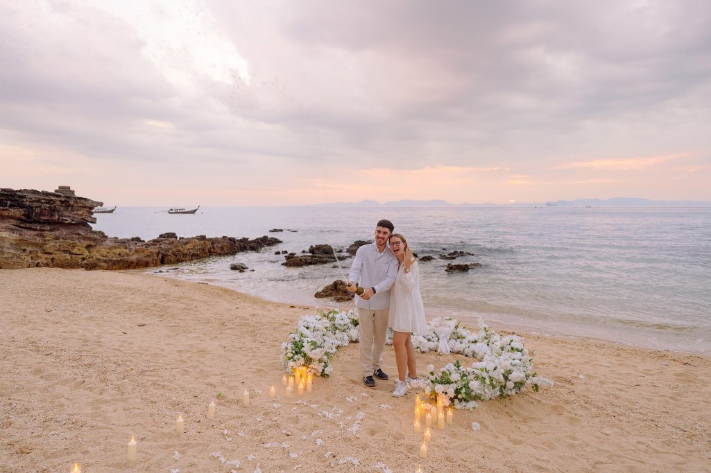Krabi surprise proposal decoration planner, Krabi Wedding Planner, Krabi wedding, Krabi Wedding Planner, Krabi wedding organizer , Surprise proposal, Krabi surprise proposal photography, proposal decoration, surprise proposal photographer in Krabi