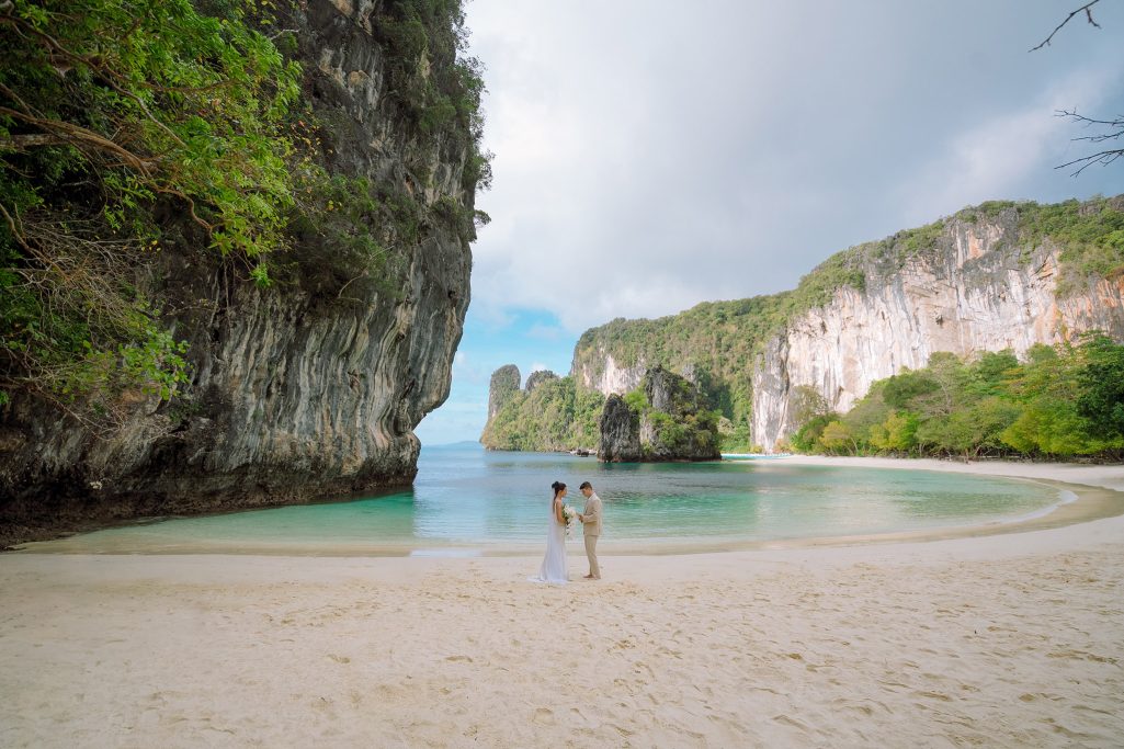 Elopement, Elopement wedding, Elopement wedding photography, Elopement wedding photographer, Elopement at island Krabi, Elopement wedding on boat Krabi, Longtail boat Krabi