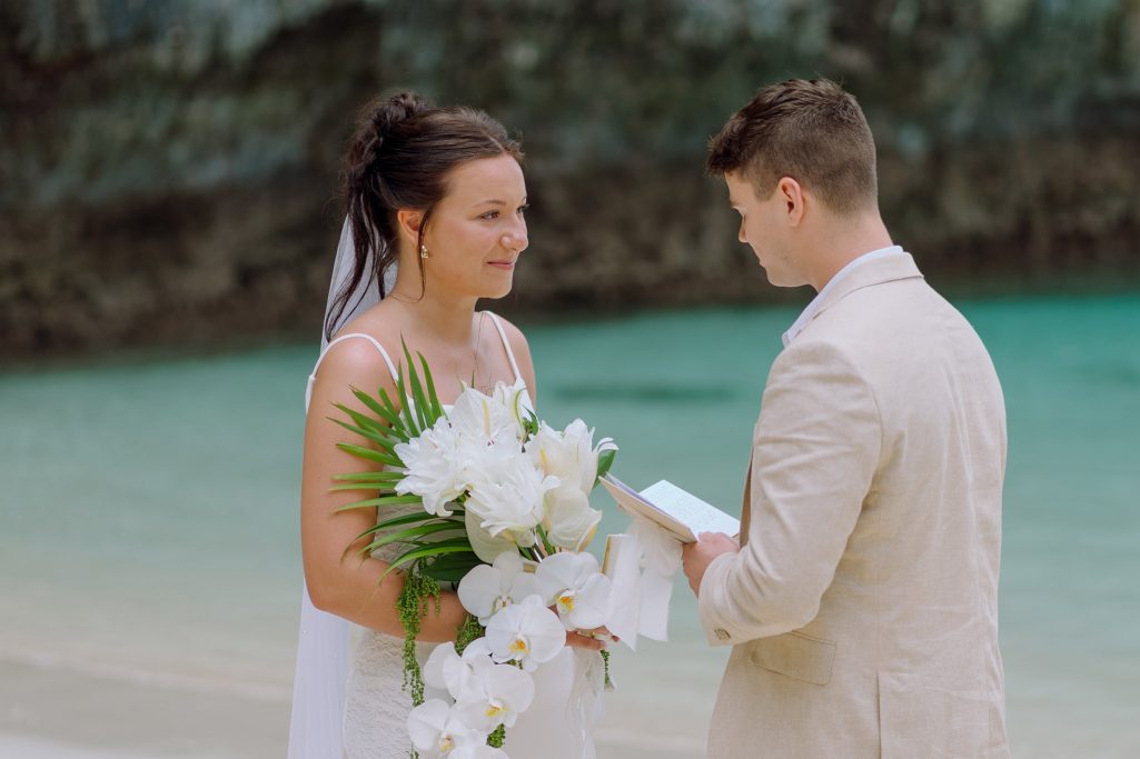Elopement, Elopement wedding, Elopement wedding photography, Elopement wedding photographer, Elopement at island Krabi, Elopement wedding on boat Krabi, Longtail boat Krabi