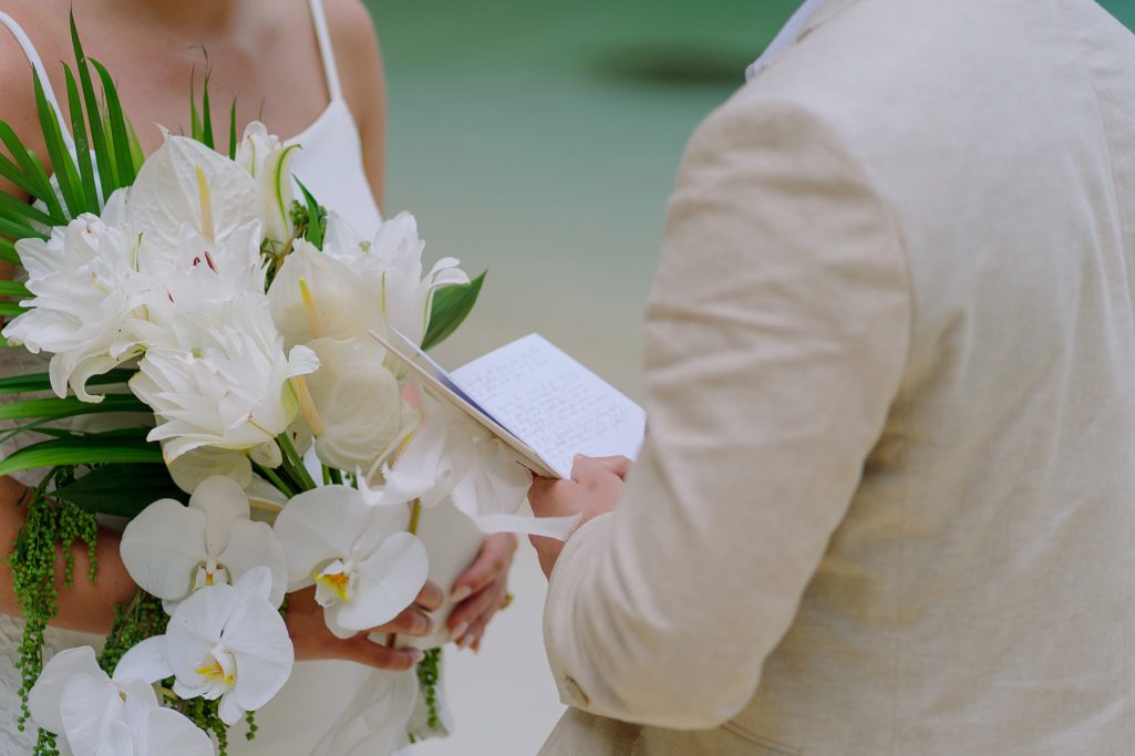 Elopement, Elopement wedding, Elopement wedding photography, Elopement wedding photographer, Elopement at island Krabi, Elopement wedding on boat Krabi, Longtail boat Krabi