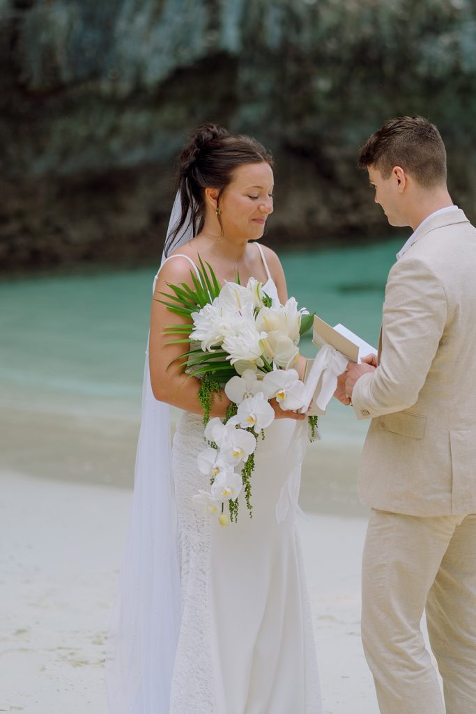 Elopement, Elopement wedding, Elopement wedding photography, Elopement wedding photographer, Elopement at island Krabi, Elopement wedding on boat Krabi, Longtail boat Krabi