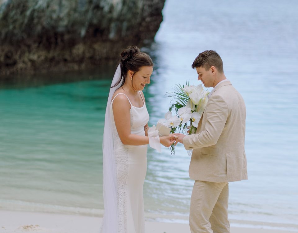 Elopement, Elopement wedding, Elopement wedding photography, Elopement wedding photographer, Elopement at island Krabi, Elopement wedding on boat Krabi, Longtail boat Krabi
