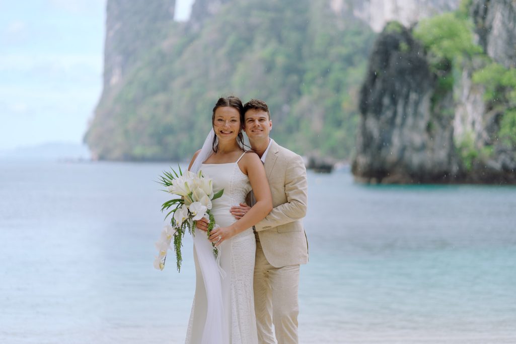 Elopement, Elopement wedding, Elopement wedding photography, Elopement wedding photographer, Elopement at island Krabi, Elopement wedding on boat Krabi, Longtail boat Krabi