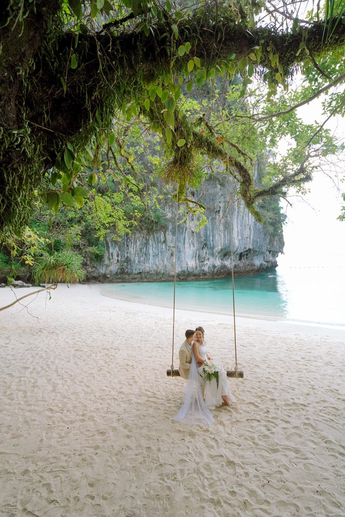 Elopement, Elopement wedding, Elopement wedding photography, Elopement wedding photographer, Elopement at island Krabi, Elopement wedding on boat Krabi, Longtail boat Krabi, Island elopement