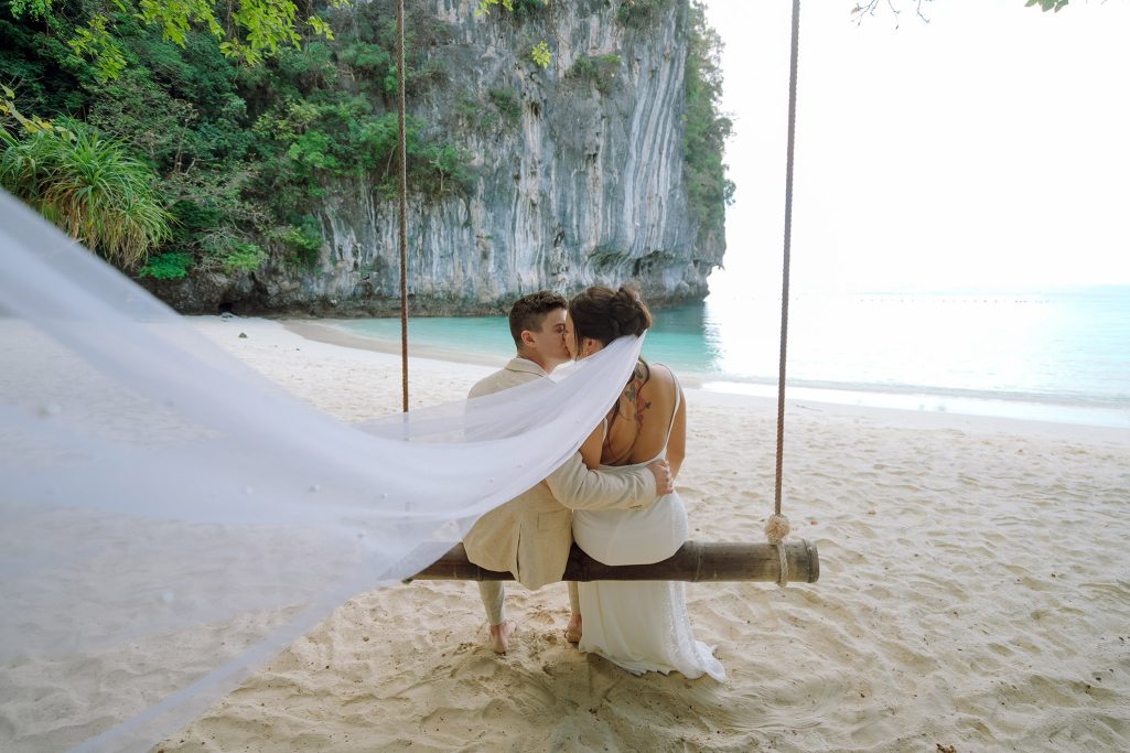 Elopement, Elopement wedding, Elopement wedding photography, Elopement wedding photographer, Elopement at island Krabi, Elopement wedding on boat Krabi, Longtail boat Krabi, Island elopement, Hong Island Krabi