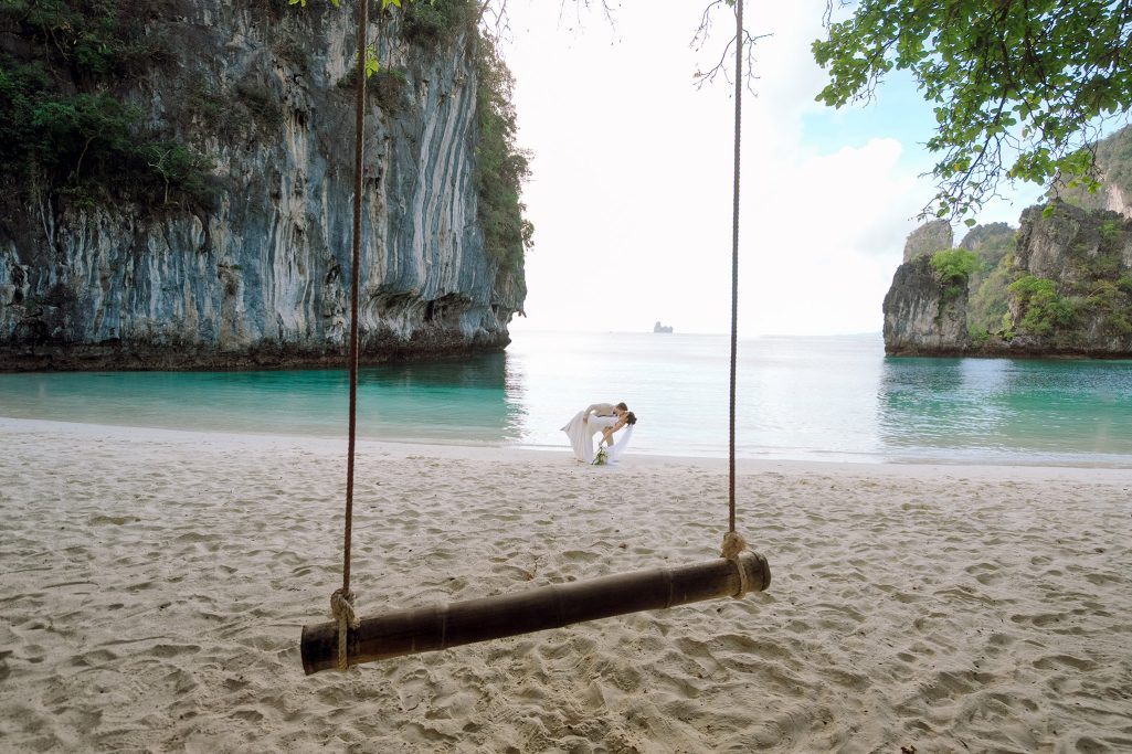 Elopement, Elopement wedding, Elopement wedding photography, Elopement wedding photographer, Elopement at island Krabi, Elopement wedding on boat Krabi, Longtail boat Krabi, Island elopement, Hong Island Krabi