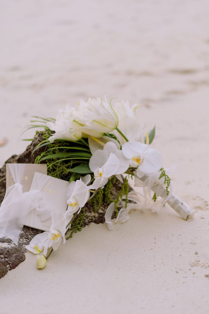 Elopement, Elopement wedding, Elopement wedding photography, Elopement wedding photographer, Elopement at island Krabi, Elopement wedding on boat Krabi, Longtail boat Krabi, Island elopement, Hong Island Krabi