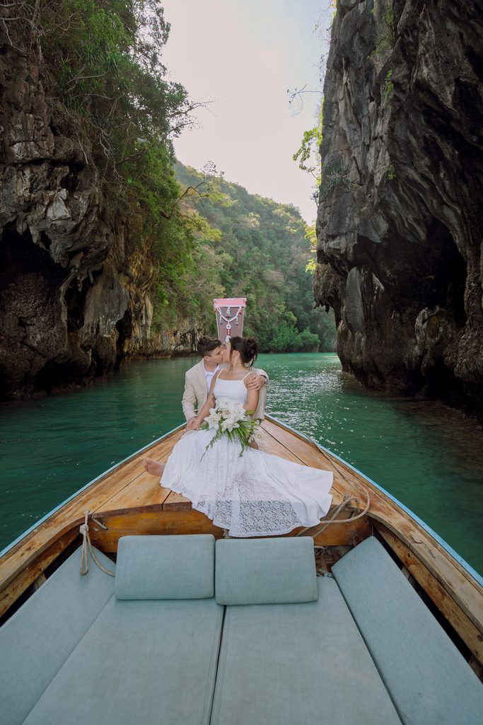 Elopement, Elopement wedding, Elopement wedding photography, Elopement wedding photographer, Elopement at island Krabi, Elopement wedding on boat Krabi, Longtail boat Krabi, Island elopement, Hong Island Krabi