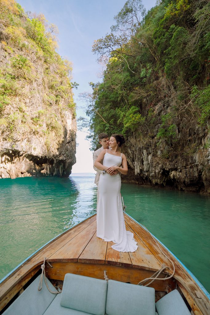 Elopement, Elopement wedding, Elopement wedding photography, Elopement wedding photographer, Elopement at island Krabi, Elopement wedding on boat Krabi, Longtail boat Krabi, Island elopement, Hong Island Krabi