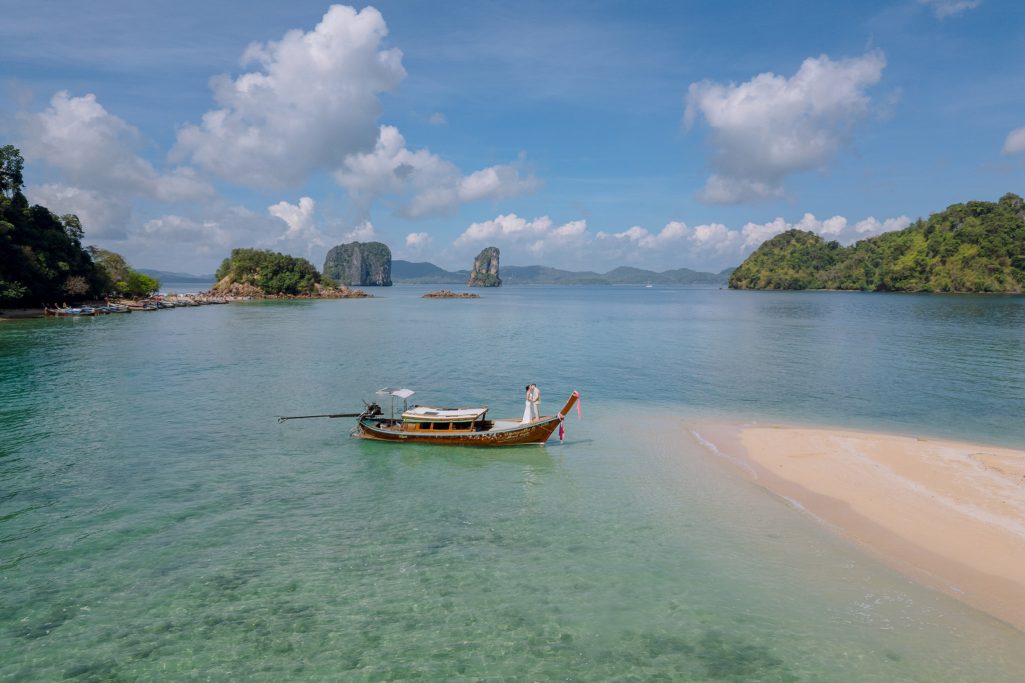 Elopement, Elopement wedding, Elopement wedding photography, Elopement wedding photographer, Elopement at island Krabi, Elopement wedding on boat Krabi, Longtail boat Krabi, Island elopement, Hong Island Krabi, Longtail boat experian