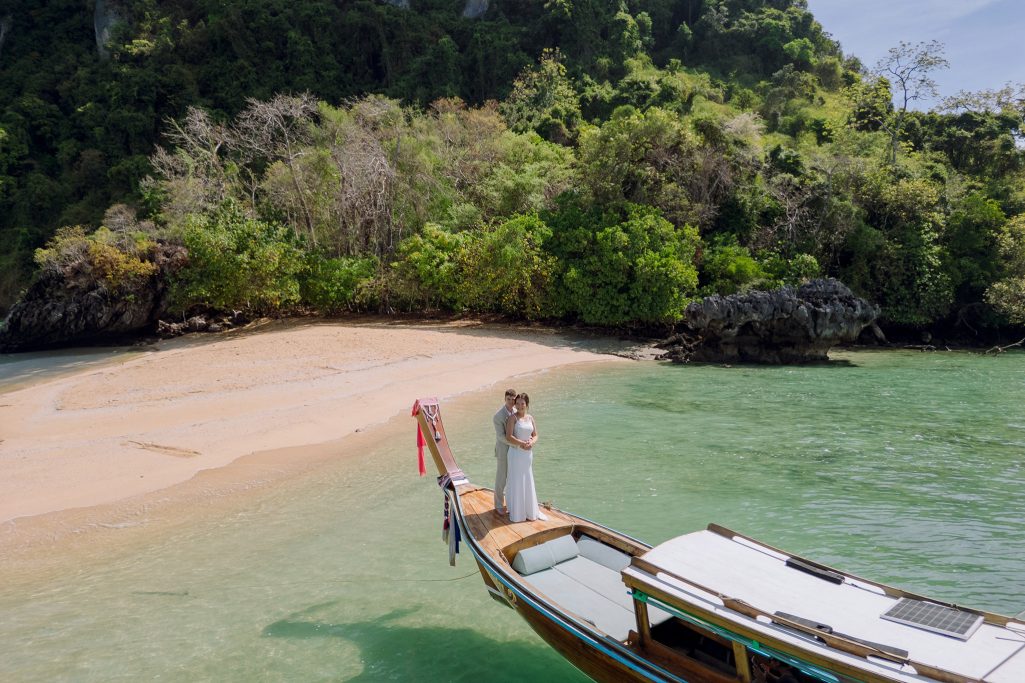 Elopement, Elopement wedding, Elopement wedding photography, Elopement wedding photographer, Elopement at island Krabi, Elopement wedding on boat Krabi, Longtail boat Krabi, Island elopement, Hong Island Krabi, Longtail boat experian