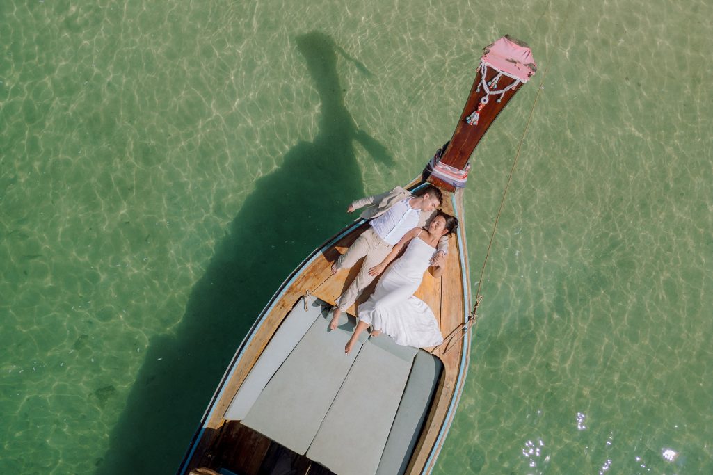 Elopement, Elopement wedding, Elopement wedding photography, Elopement wedding photographer, Elopement at island Krabi, Elopement wedding on boat Krabi, Longtail boat Krabi, Island elopement, Hong Island Krabi, Longtail boat experian